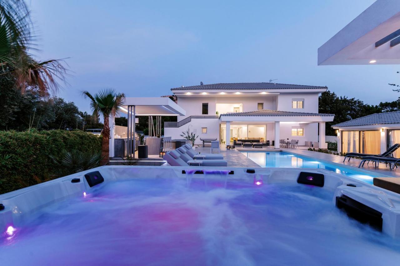M Mansion Villa Pefki Екстериор снимка