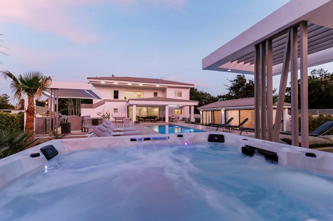 M Mansion Villa Pefki Екстериор снимка